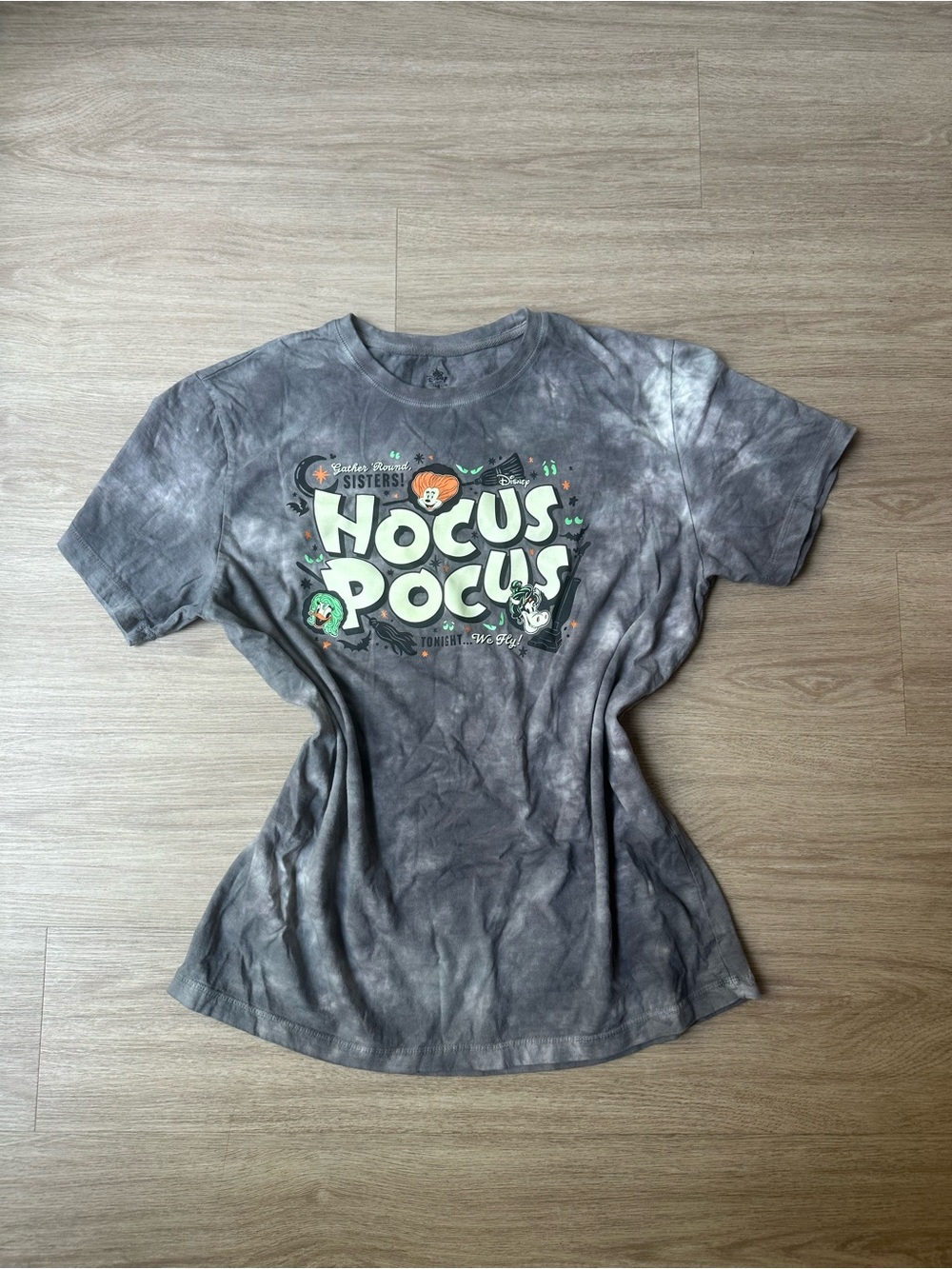 Disney Hocus Pocus Gray Tie-Dye Graphic Tee